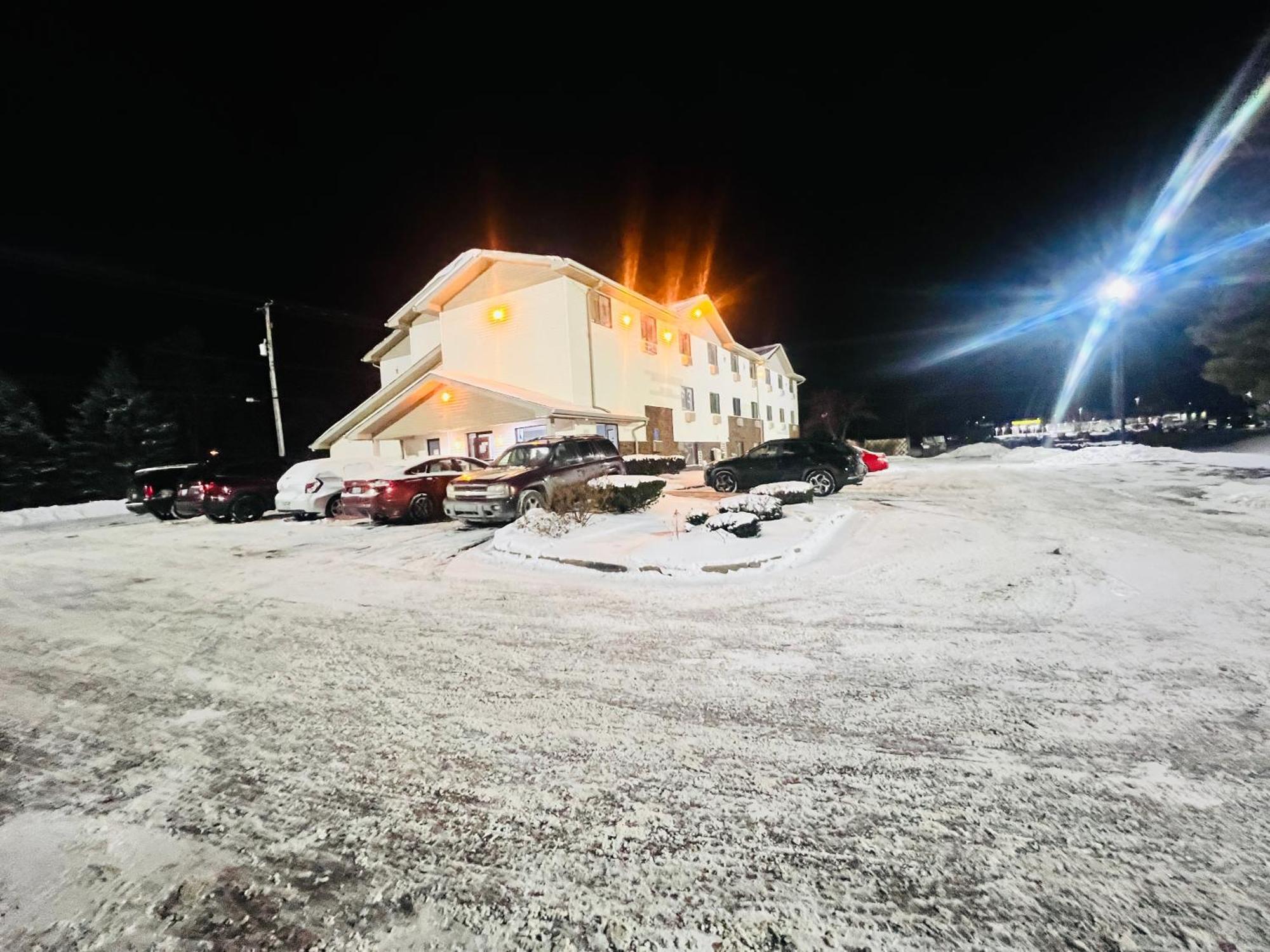 Super Inn By Oyo Lansing Mi Zewnętrze zdjęcie